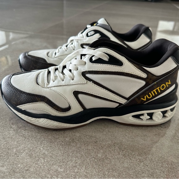 LV Louis Vuitton men’s sneakers shoes trainer LV size 6 is size 7 logo canvas - Picture 5 of 7